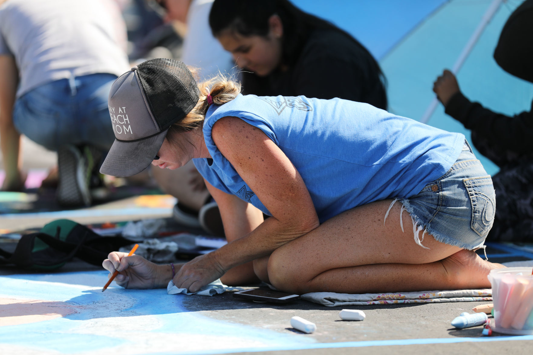 101219-lr-photos-lompoc-chalk-13